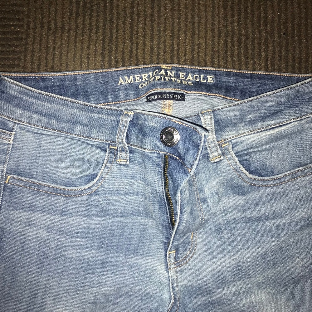 American Eagle Light Wash Skinny Jeans